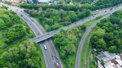 Bekasi - Foto udara Tol Trans Jawa yang dikeola oleh Jasa Marga.