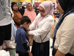 Bikin Haru! Wiwiek Hargono Temani Anak-Anak Yatim dan Disabilitas Berburu Baju Lebaran: Kami Ingin Mereka Bahagia