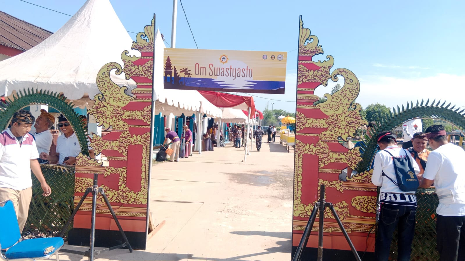 Kabupaten Bekasi - Persiapan Upacara Melasti umat Hindu di Jembatan Cinta, Tarumajaya, Kabupaten Bekasi, Sabtu (14/3/2026). Foto: Ist/Gobekasi.id.