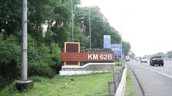 Bekasi - Rest Area KM 62B di Tol Jakarta - Cikampel diberlakukan sistem buka tutup karena tumpukan kendaraan arus balik mudik Lebaran 2026, Selasa (24/3/2026). Foto: Ist/Gobekasi.id.
