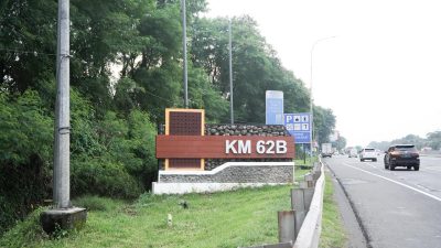 Bekasi - Rest Area KM 62B di Tol Jakarta - Cikampel diberlakukan sistem buka tutup karena tumpukan kendaraan arus balik mudik Lebaran 2026, Selasa (24/3/2026). Foto: Ist/Gobekasi.id.