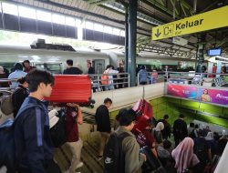 H+5 Lebaran Penumpang KA Tiba di Bekasi Capai 8.477 Orang, Arus Balik Masih Tinggi