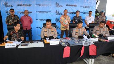Kota Bekasi - Kapolres Kombes Pol Kusumo Wahyu Bintoro melaksanakan gelar perkara aksi premanisme jalanan bermodus penarikan motor paksa oleh oknum yang mengaku sebagai pihak leasing, Jumat (27/3/2026). Foto: Ist/Gobekasi.id.