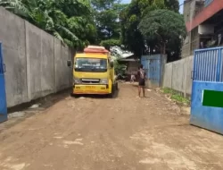 Hujan Abu Selimuti Permukiman Warga Bantargebang, DLH Kota Bekasi Serbu Gudang Semen di Narogong