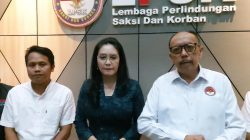 Kota Bekasi - Ketua LPSK Brigjen Pol (Purn) Achmadi bersama anggota Komisi XIII DPR sekaligus Ketua Umum Konfederasi Rakyat Pekerja Indonesia, Rieke Diah Pitaloka di Kantor LPSK, Jakata, Kamis (5/3/2026). Foto: Ist