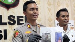Kota Bekasi - Kapolsek Bekasi Utara AKP Tono Listianto meluruskan simpang siur informasi yang kadung viral di media sosial. Ia menegaskan ada jurang perbedaan antara foto estetik hasil polesan aplikasi yang beredar dengan bukti asli rekaman CCTV yang dikantongi penyidik. Foto: Ist/Gobekasi.id.