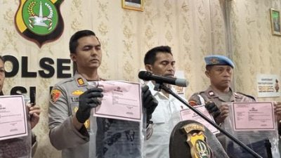 Kota Bekasi - Kapolsek Bekasi Utara, AKP Tono Listianto, melakukan gelar perkara terkait pembuang bayi di Perumahan Tytyan Kencana, Senin (9/3/2026). Foto: Ist/Gobekasi.id.