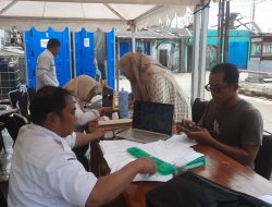 Permudah Warga Terdampak Kebakaran SPBE Cimuning, Dukcapil Buka Layanan Jemput Bola