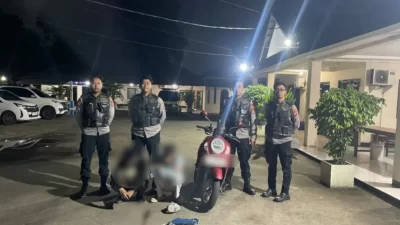 Bekasi - Dua Pelajar diamankan polisi saat hendak tawuran di CIkarang