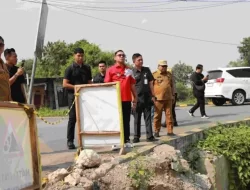 Tinjau Jalan Ambles di Jalur CBL, Plt Bupati Janji Perbaikan Bulan Ini