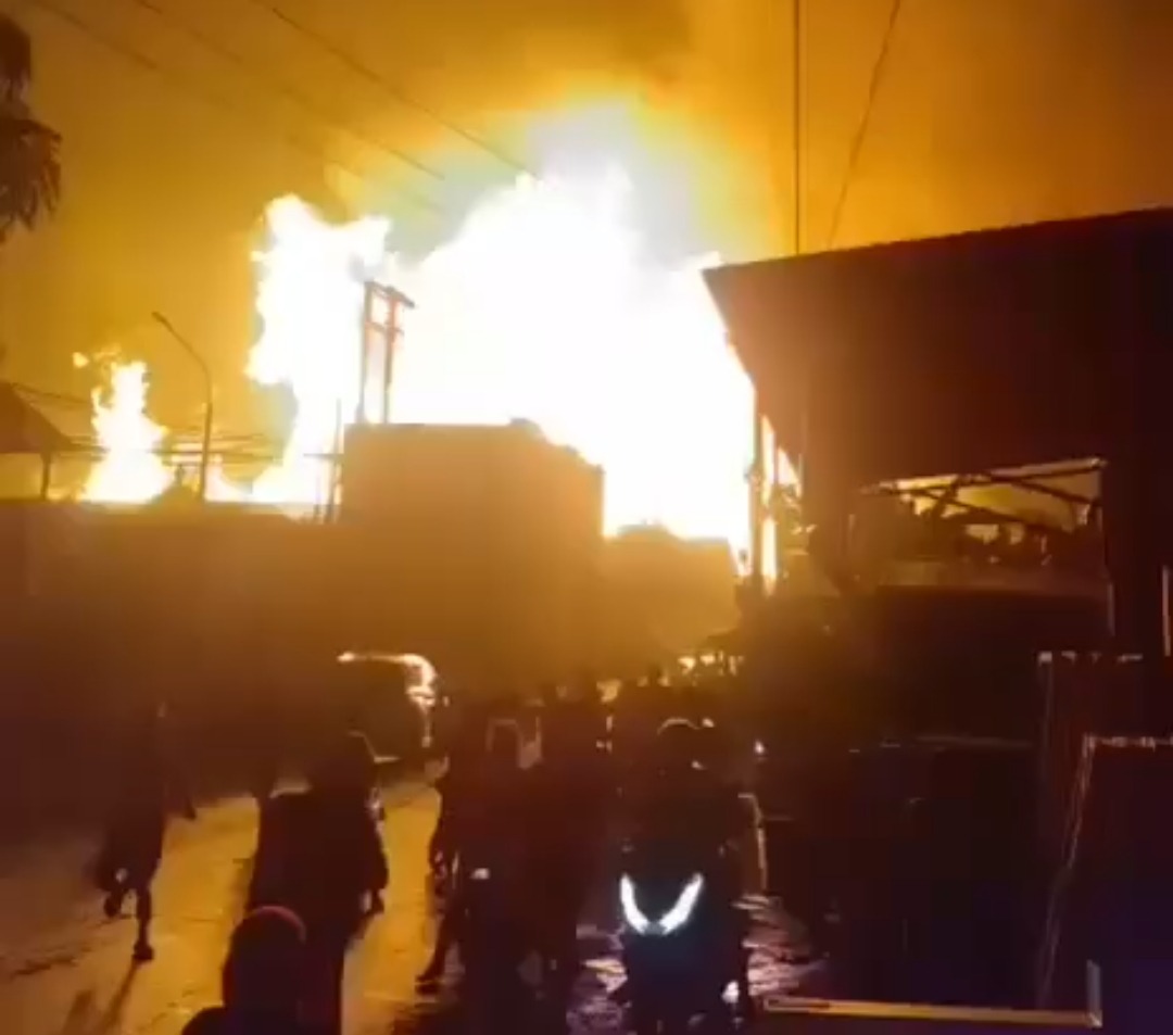 Kota Bekasi - ebakaran SPBE Cimuning Bekasi Malam Ini