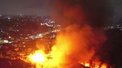 Kota Bekasi - Kebakaran SPBE Cimuning Bekasi Meluas