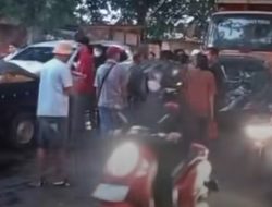Rem Blong di Jalan Menurun, Truk Hantam 8 Kendaraan di Tambun Selatan