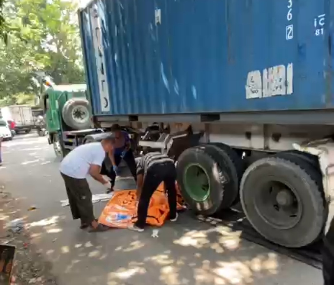 Kota Bekasi - Kecelakaan maut Jalan Raya Narogong Pangkalan 6 Bekasi hari ini