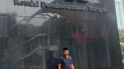 Ketua Forkim, Mulyadi di Gedung Komisi Pemberantasan Korupsi.
