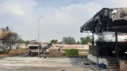 Kota Bekasi - Kondisi bangunan Stasiun Pengisian Bulk Elpiji (SPBE) di Cimuning, Mustikajaya, Kota Bekasi, tampak hangus dan rusak parah usai insiden ledakan
