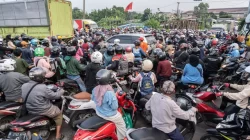 Bekasi - Kondisi lalu lintas di Jalan Inspeksi Kalimalang