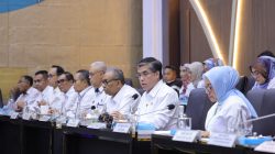 Bekasi - Menteri Ketenagakerjaan (Menaker) Yassierli dalam rapat Daftar Inventarisasi Masalah (DIM) Rancangan Undang-Undang (RUU) Perlindungan Pekerja Rumah Tangga (PPRT) di DPR RI pada Senin (20/4/2026). Foto: Ist/Gobekasi.id.