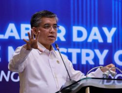 Menaker Tegaskan Kesempatan Kerja Tetap Terbuka di Tengah Tantangan Global