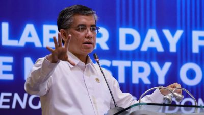 Bekasi - Menaker Tegaskan Kesempatan Kerja Tetap Terbuka di Tengah Tantangan Global