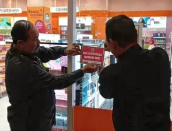 Sasar Kawasan Elit, Bapenda Bekasi Tertibkan Reklame Nunggak Pajak di Aeon Mall dan Living World