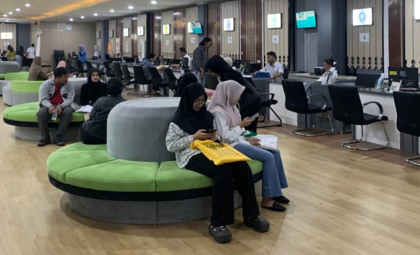 Suasana layanan publik Kota Bekasi tetap buka saat ASN WFH