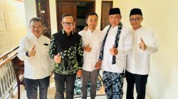 Kota Bekasi - Wamendagri bersama Wali dan Wakil Wali Kota Bekasi menyidak pegawai yang menerapkan WFH. Foto: Gobekasi.id.