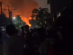 Mencekam! Bau Gas Menyengat Radius 500 Meter Akibat Kebakaran SPBE Cimuning, Warga Lari Selamatkan Diri