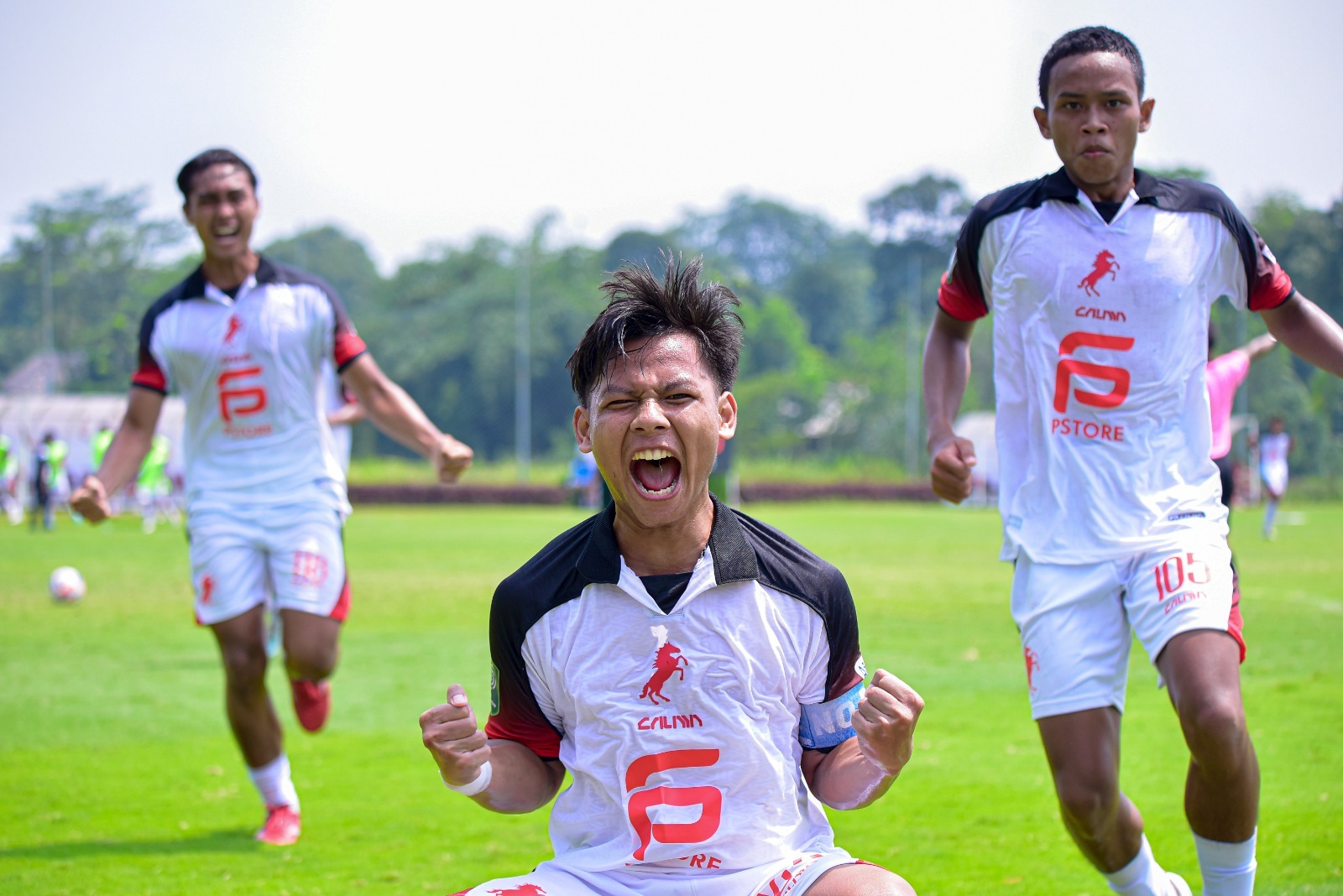 Bekasi - Selebrasi pemain FC Bekasi City saat melawat Persipal FC di Lapangan Akademi Sepakbola Garudayaksa, Setu, Kabupaten Bekasi, Sabtu (18/4/2026). Foto: Ist/Gobekasi.id.