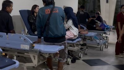 Bekasi - Korban yang menjalani perawatan di RSUD Kota Bekasi dari insiden kecelakaan KRL dan KA Argo Bromo Anggrek masih mengalami trauma, Selsa (28/4/2026). Foto: Gobekasi.id.