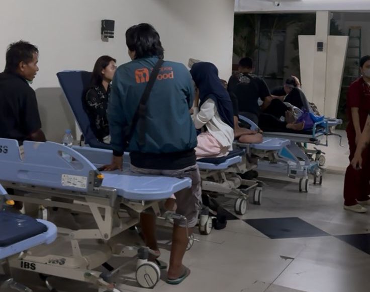 Bekasi - Korban yang menjalani perawatan di RSUD Kota Bekasi dari insiden kecelakaan KRL dan KA Argo Bromo Anggrek masih mengalami trauma, Selsa (28/4/2026). Foto: Gobekasi.id.