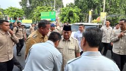 Bekasi - Momen Presiden Prabowo Subianto datang untuk menjenguk korban kecelakaan kereta di RSUD Kota Bekasi. Dalam momen itu, Wali Kota Bekasi Tri Adhianto menyambut hangat, Selasa (28/4/2026). Foto: Gobekasi.id.