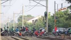 Bekasi - Perlintasan Kereta Api di Bulak Kapal, Bekasi Timur. Foto: Ist/Gobekasi.id.