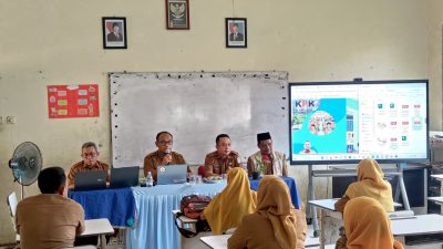 Bekasi - Kepala Bidang Pembinaan Sekolah Dasar Dinas Pendidikan Kabupaten Bekasi, Pranoto, saat membuka kegiatan sosialisasi SPMB 2026 di SDN 01 Sukaraya, Senin (4/5/2026). Foto: Ist/Gobekasi.id.