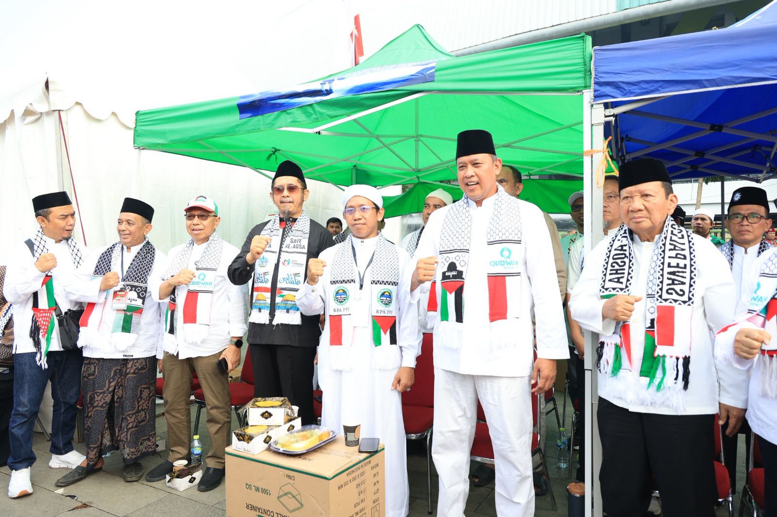 Bekasi - Wali Kota Bekasi, Tri Adhianto dalam aksi Bekasi bersama Palestina Jilid 6 di Car Free Day Jalan Ahmad Yani, Minggu (3/5/2026). Foto: Ist/Gobekasi.id.