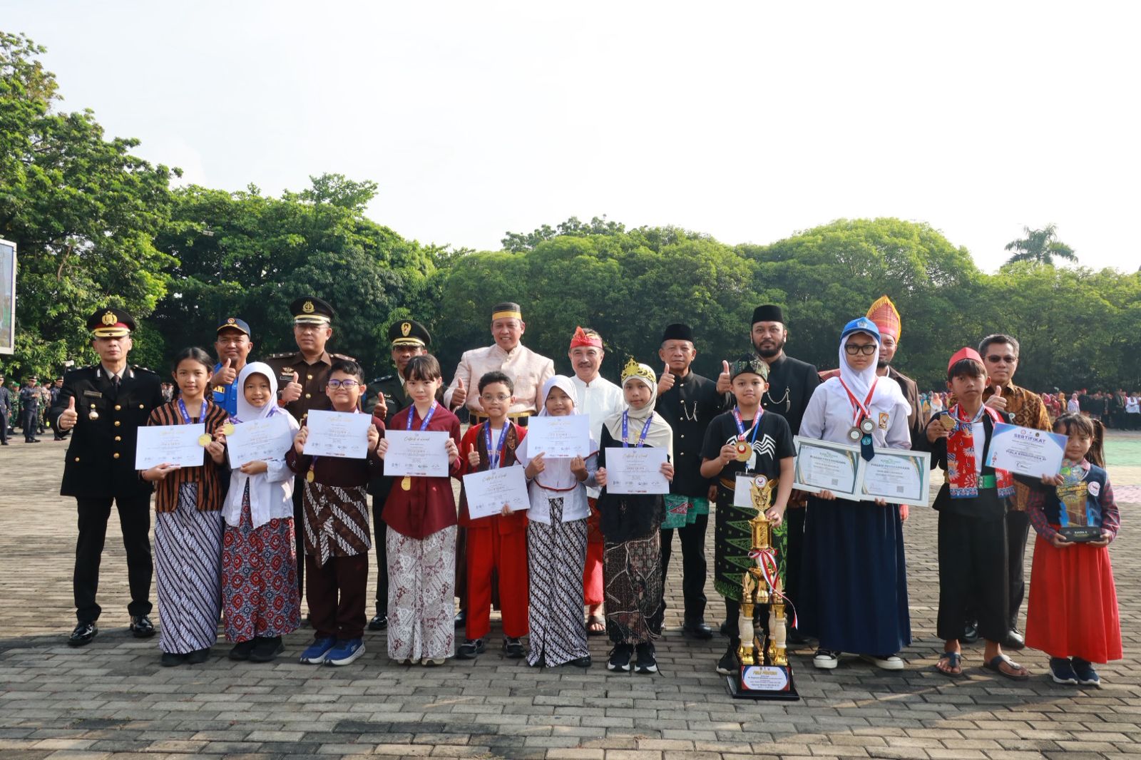 Bekasi - Wali Kota Bekasi, Tri Adhianto merayakan Hardiknas 2026 . Foto: Ist/Gobekasi.id.