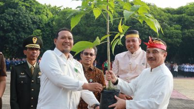Bekasi - Pemerintah Kota Bekasi bersama Kemenhut RI berkomitmen berbenah memperbaiki kualitas udara dan memperluas ruang terbuka hijau. dengan program "Tri For Tree". Foto: Ist/Gobekasi.id.