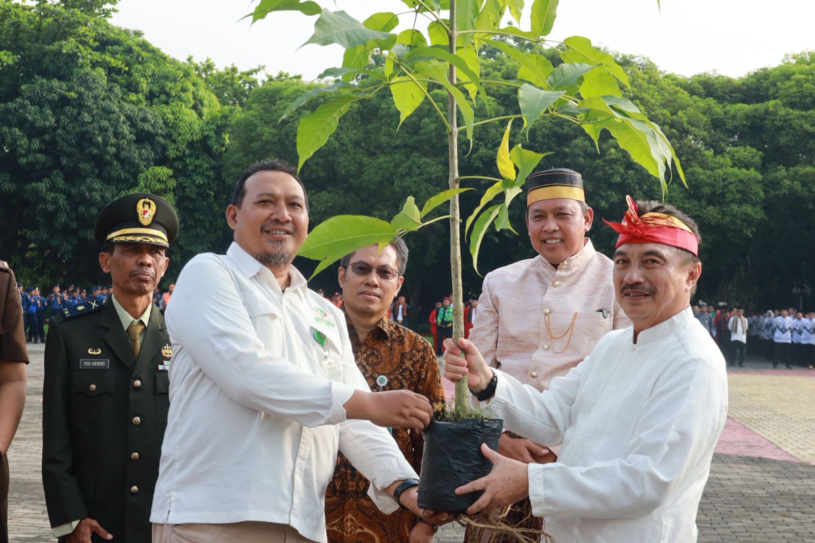 Bekasi - Pemerintah Kota Bekasi bersama Kemenhut RI berkomitmen berbenah memperbaiki kualitas udara dan memperluas ruang terbuka hijau. dengan program "Tri For Tree". Foto: Ist/Gobekasi.id.