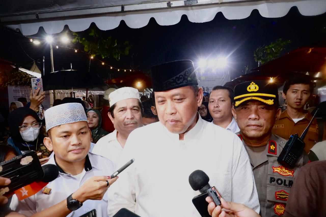 Bekasi - Wali Kota Bekasi, Tri Adhianto pasca-mengikuti doa bersama korban kecelakaan KRL vs Argo Bromo Anggrek di Stasiun Bekasi Timur, Senin (4/5/2026) malam. Foto: Ist/Gobekasi.id.