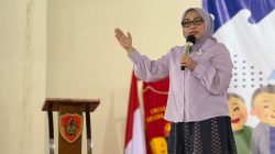 Bekasi - Ketua TP PKK Kota Bekasi, Wiwiek Hargono Tri Adhianto, dalam kegiatan Sekolah Lansia Kelas Gabungan wilayah Pondok Gede, Pondok Melati, dan Jatisampurna yang digelar di Pendopo Universitas Krisnadwipayana (UNKRIS), Selasa (5/5/2026). Foto: Ist/Gobekasi.id.