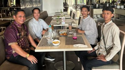 Bekasi - Plt Bupati Bekasi, Asep Surya Atmaja saat melakukan pertemuan dengan pimpinan tiga Ketau Cabang Organisasi Mahasiswa pada, 6 Mei 2026. Foto: Gobekasi.id.