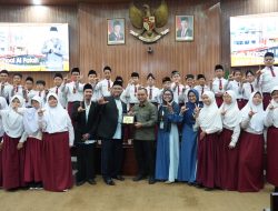 Puluhan Siswa SDIT Labschool Al-Fatah Sambangi Gedung DPRD Kota Bekasi, Sardi Efendi: Edukasi Demokrasi Sejak Dini