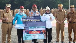 Bekasi - Sekretaris Daerah Kota Bekasi, Junaedi, resmi melepas Tim Terpadu Penyelenggaraan Kurban 2026 dalam sebuah upacara pelepasan di Plaza Pemerintah Kota Bekasi, Senin (11/5/2026). Foto: Ist/Gobekasi.id.