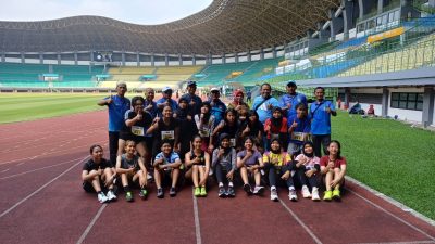 Bekasi - Panitia O2SN saat meninjau pelaksannaan kompetisi cabor atletik di Stadion Patriot Candrabhaga. Foto: Gobekasi.id.
