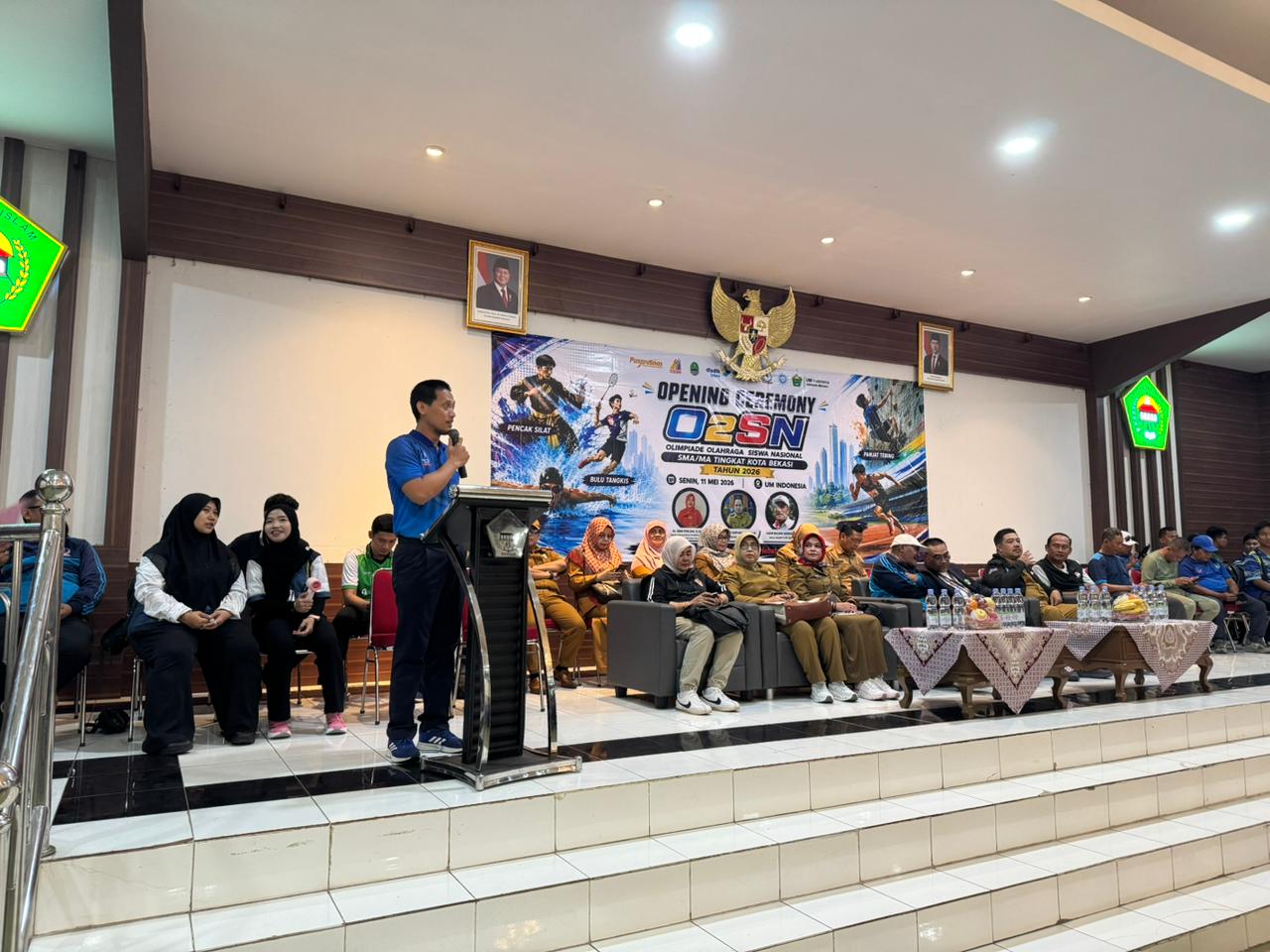 Bekasi - Panitia O2SN Bekasi, Indra Kusuma saat memberikan sambutan pembukaan di Universitas Muhammadiyah Indonesia. Foto: Gobekasi.id.