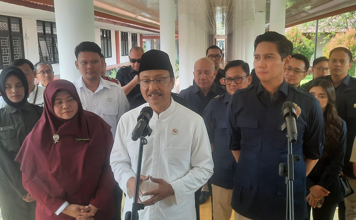 Bekasi - Menteri Sosial RI, Saifullah Yusuf saat kunjungan Sekolah Rakyat Menengah Atas 13 Bekasi bersama Ketua Umum Karang Taruna, Budi Satrio Djiwandono, Rabu (13/5/2026). Foto: Septian/Gobekasi.id.