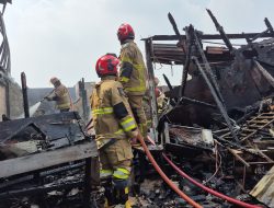 Kebakaran Hebat Hanguskan Rumah, Bengkel dan Warteg di Medan Satria, Sempat Terdengar Ledakan