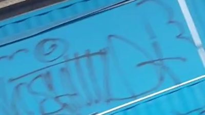 Bekasi - Aksi vandalisme di cargo kuliner proyek Wisata Air Kalimalang Bekasi. Foto: Gobekasi.id.