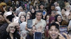 Bekasi - Menteri Ketenagakerjaan, Yassierli resmi melepas 1.105 peserta Program Magang Nasional Batch II. Foto: Ist/Gobekasi.id.