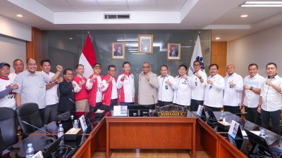 Bekasi - Wakil Menteri Ketenagakerjaan, Afriansyah Noor, turun langsung menemui massa aksi damai dari Federasi Serikat Pekerja Global Indonesia (F-SPGI) yang menggelar unjuk rasa di depan kantor Kemnaker, Jakarta, Senin (25/5/2026). Foto: Ist/Gobekasi.id.